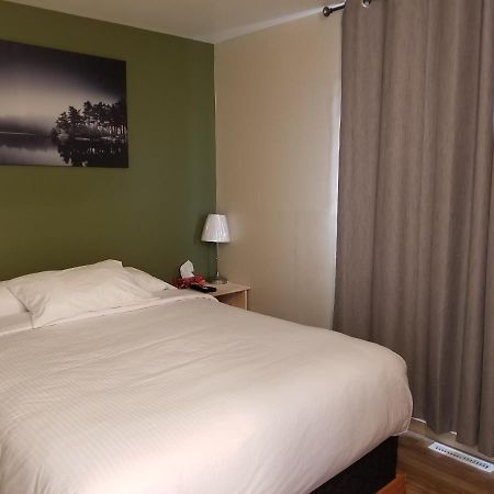 Sun Plaza Motel Sundre Exterior foto