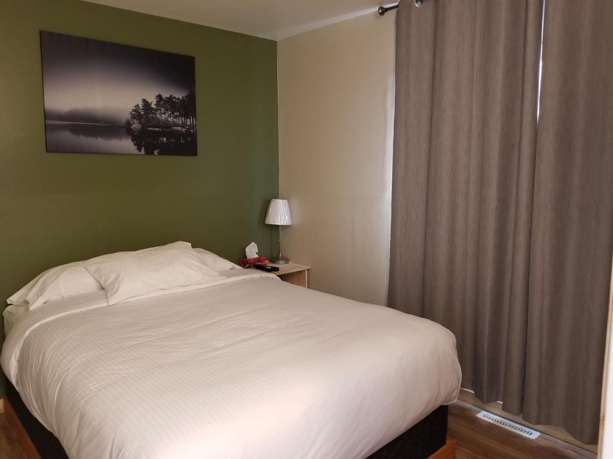 Sun Plaza Motel Sundre Exterior foto