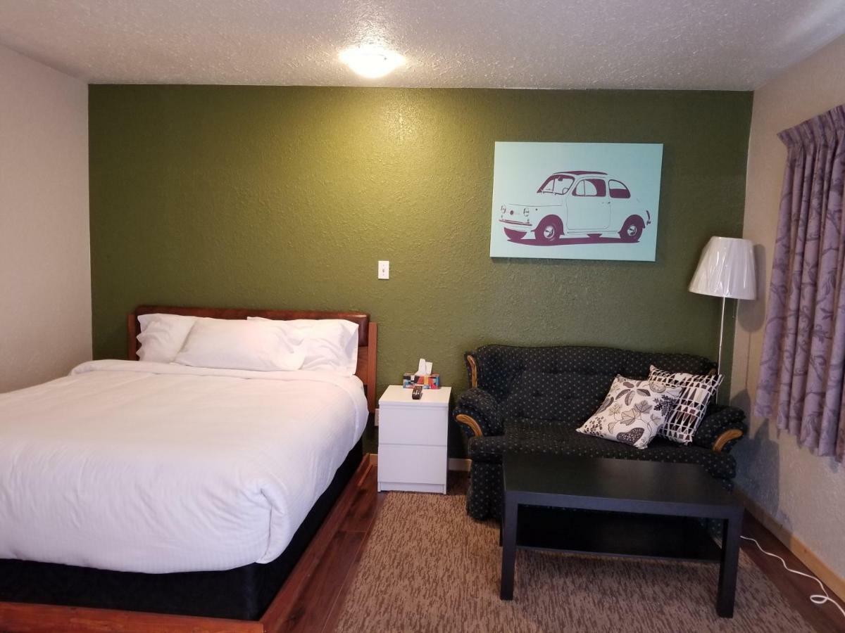 Sun Plaza Motel Sundre Exterior foto